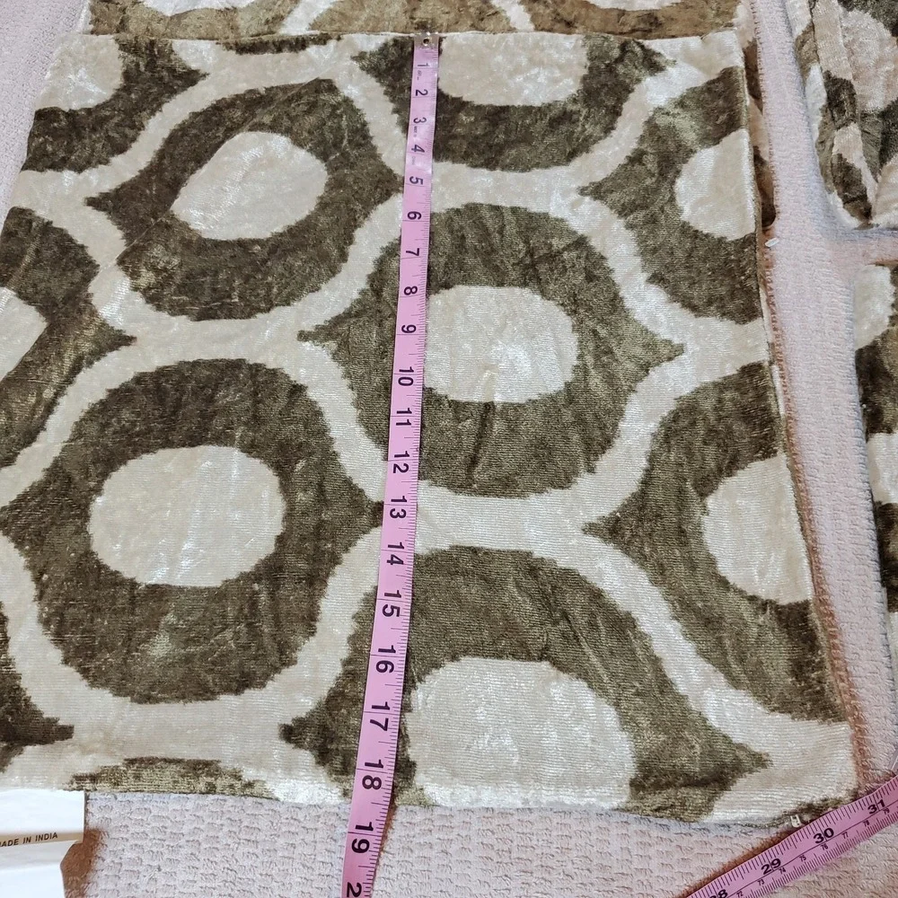 Pottery Barn Throw Pillow Shams Set Of 4‎  Geometric Olive & Beige Velvet 18x18